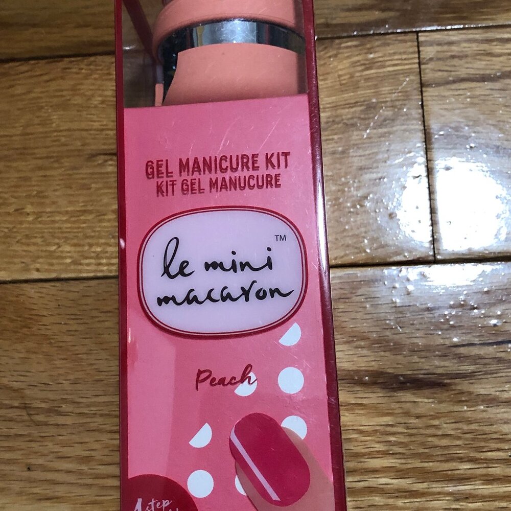 Brand New Le Mini Macaron DIY Gel Manicure Kit - Peach
